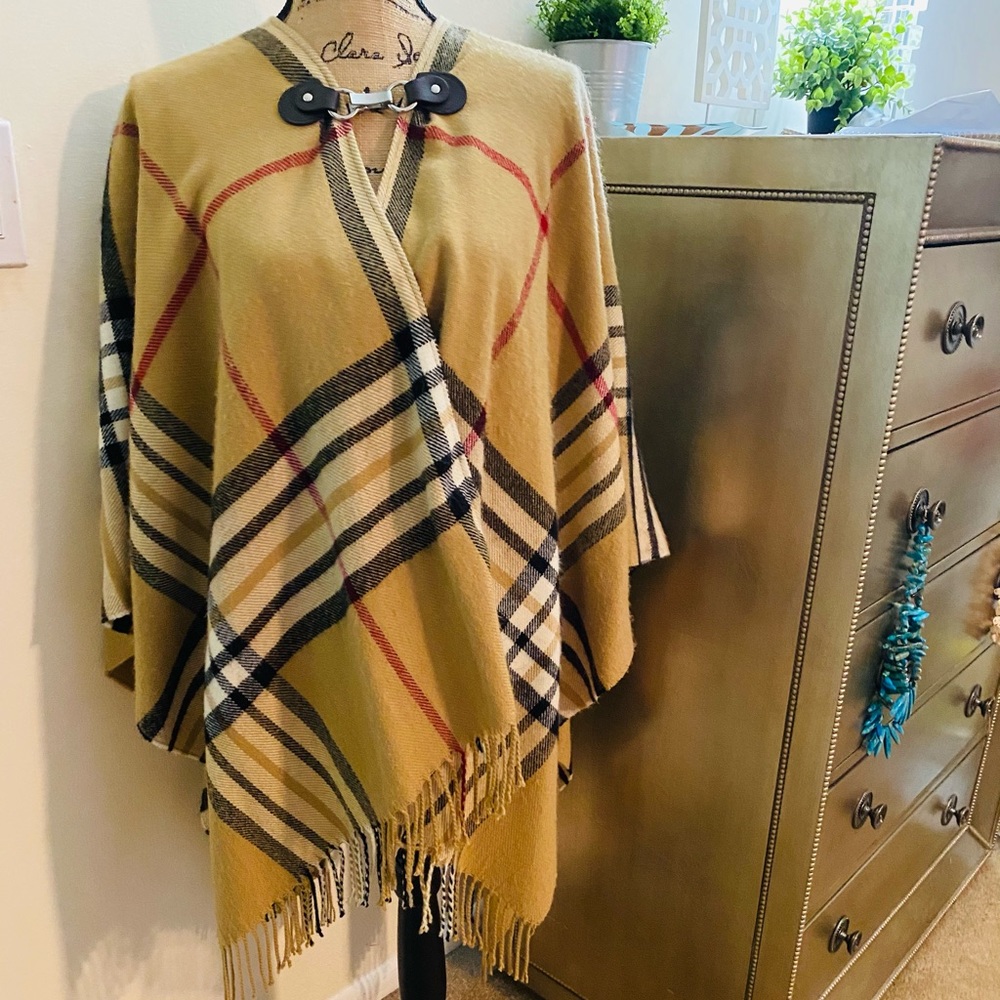 FRAAS PATTERNED CAPE - Picture 2 of 4